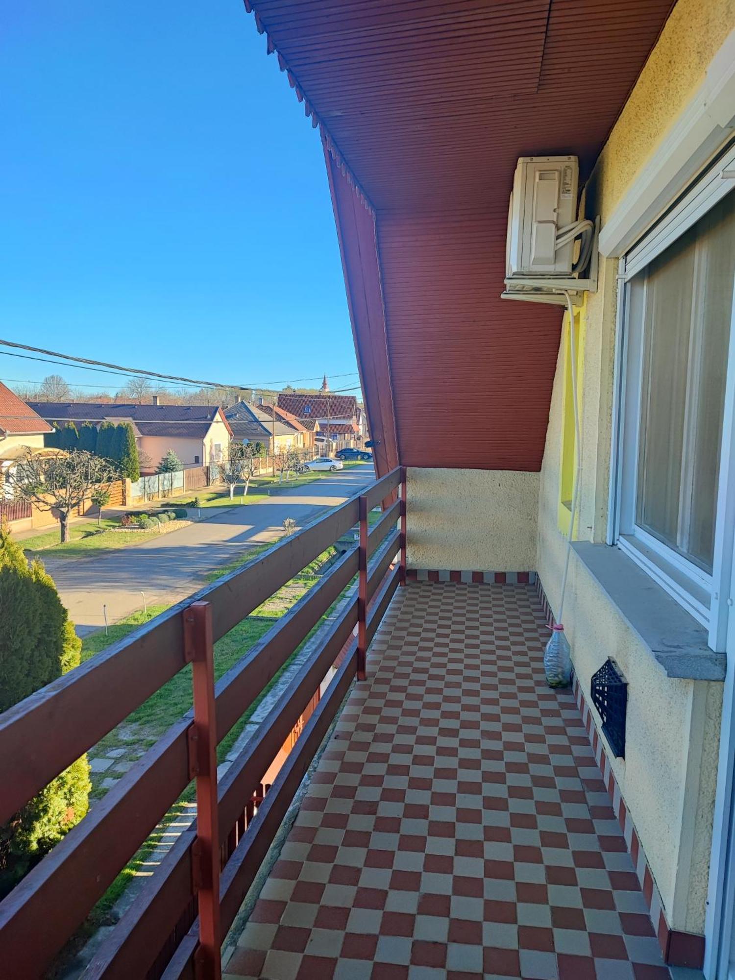 Szaffi Apartman Hajduszoboszlo Luaran gambar